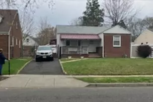 904 Thompson Ave, Roselle, NJ 07203 - Photo 1