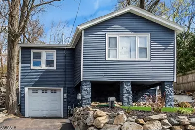 212 Lakeview Ave, Ringwood, NJ 07456 - Photo 1