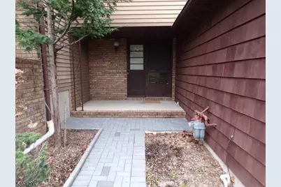 4 Heritage Ct, Parsippany, NJ 07950 - Photo 1