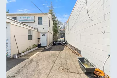 305 S Michigan Ave, Kenilworth, NJ 07033 - Photo 12