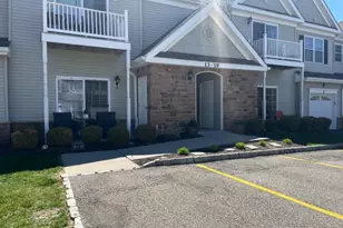 19 Dogwood Ln, Wanaque, NJ 07420 - Photo 2