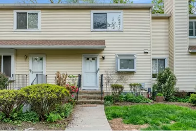 76 Woodland Dr, Roselle, NJ 07203 - Photo 1