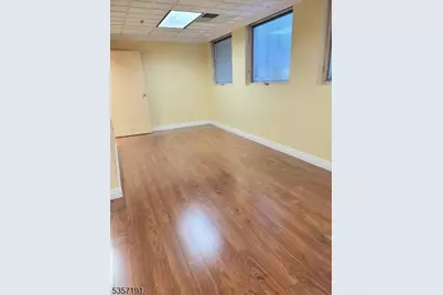 205 Browertown Rd, Woodland Park, NJ 07424 - Photo 10