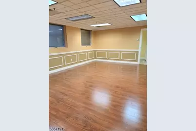 205 Browertown Rd, Woodland Park, NJ 07424 - Photo 6