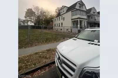 194 Amherst St, East Orange, NJ 07018 - Photo 1