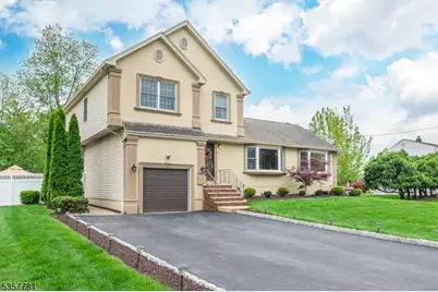 4 Malcolm Dr, Fairfield, NJ 07004 - Photo 1