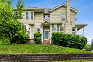 32 Stratton Ct, Raritan Township, NJ 08822 - Photo 1