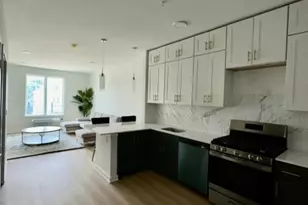 321 E 3rd St, Plainfield City, NJ 07060 - Photo 4