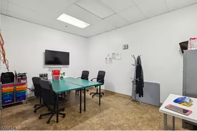 18 Microlab Rd, Livingston, NJ 07039 - Photo 6