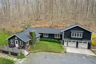 8 Boulder Hill Rd, Tewksbury Township, NJ 07830 - Photo 2