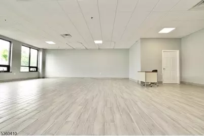 654 Mount Prospect Ave  302, Newark, NJ 07104 - Photo 4