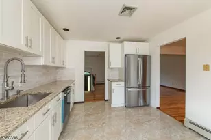 36 Bellows Ln, Montville Township, NJ 07082 - Photo 10