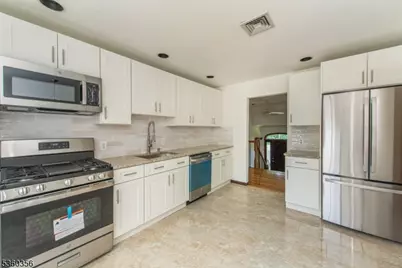 36 Bellows Ln, Montville Township, NJ 07082 - Photo 4