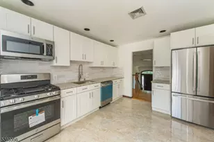 36 Bellows Ln, Montville Township, NJ 07082 - Photo 4