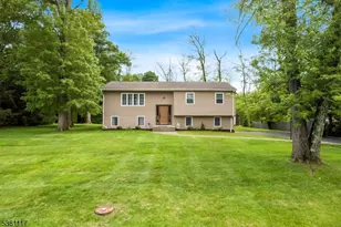 8 Hillcrest Blvd, Warren Township, NJ 07059 - Photo 1