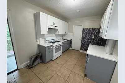 27 Highland Ave, Newark, NJ 07104 - Photo 8