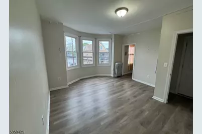 27 Highland Ave, Newark, NJ 07104 - Photo 4