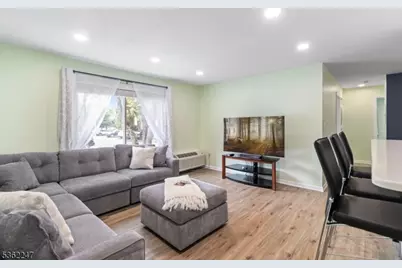 9 Norwich Pl, Franklin Township, NJ 08873 - Photo 1