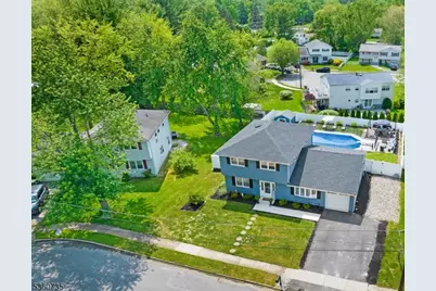 4 Lee Ct, Mount Olive, NJ 07836 - Photo 1