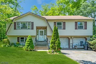 82 N Beverwyck Rd, Parsippany, NJ 07054 - Photo 1