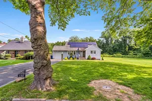 132 Parkside Rd, Plainfield, NJ 07060 - Photo 2