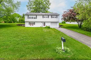 7 Courtland Dr, Wantage, NJ 07461 - Photo 1