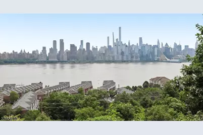 6309 Boulevard East #14, West New York, NJ 07093 - Photo 1