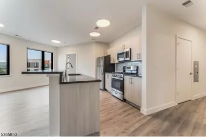 72 S Essex Ave #518, Orange, NJ 07050 - Photo 8