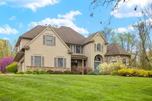 2 Sutton Ct, Hardyston Township, NJ 07419 - Photo 2