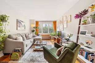 5 Roosevelt Pl, Montclair, NJ 07042 - Photo 1