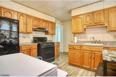 10-12 Medbourne Ave, Irvington, NJ 07111 - Photo 4