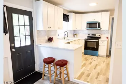 4 Bear Pond Trl, Hopatcong, NJ 07821 - Photo 8