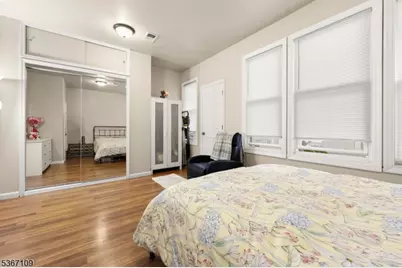 78 Willoughby St, Newark, NJ 07112 - Photo 22