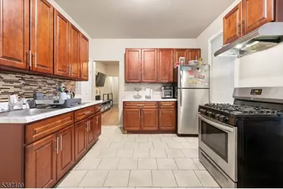 78 Willoughby St, Newark, NJ 07112 - Photo 1