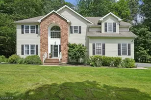 2 Cardinal Ln, Mount Olive, NJ 07828 - Photo 1