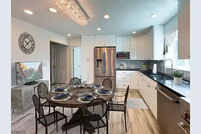 34 Lincoln St, Roseland, NJ 07068 - Photo 6