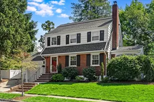 35 Hawthorne Ave, Glen Ridge, NJ 07028 - Photo 1