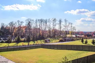 601 Charleston Dr, Monroe Township, NJ 08831 - Photo 44