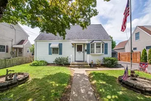 21 Rockridge Rd, Wanaque, NJ 07420 - Photo 1