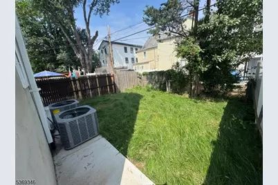 132 Steuben St, East Orange, NJ 07018 - Photo 8