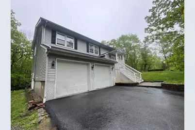 34 Lakeside Dr, Vernon, NJ 07461 - Photo 1