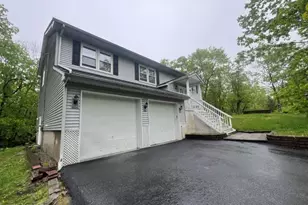 34 Lakeside Dr, Vernon, NJ 07461 - Photo 1