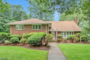 581 Mazur, Paramus, NJ 07652 - Photo 1