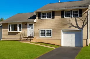 901 Crescent Dr, Rahway, NJ 07065 - Photo 1