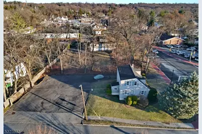 194 Eagle Rock Ave, Roseland, NJ 07068 - Photo 2
