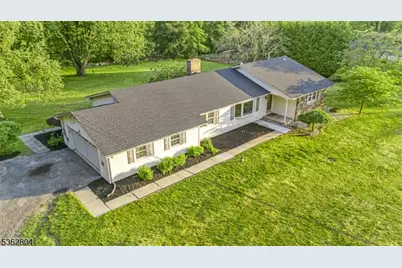 4 Hickory Trl, Raritan Township, NJ 08822 - Photo 1