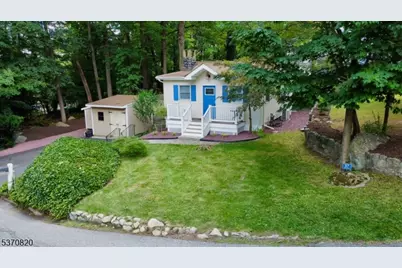 37 Highland Rd, Bloomingdale, NJ 07403 - Photo 1