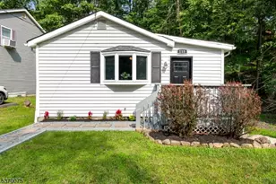 115 Dartmouth Trail, Hopatcong, NJ 07843 - Photo 1