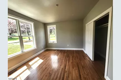 81 Belview Rd, Lopatcong Township, NJ 08865 - Photo 10