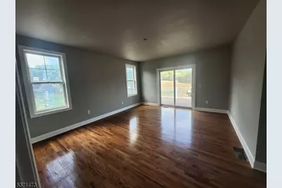 81 Belview Rd, Lopatcong Township, NJ 08865 - Photo 8